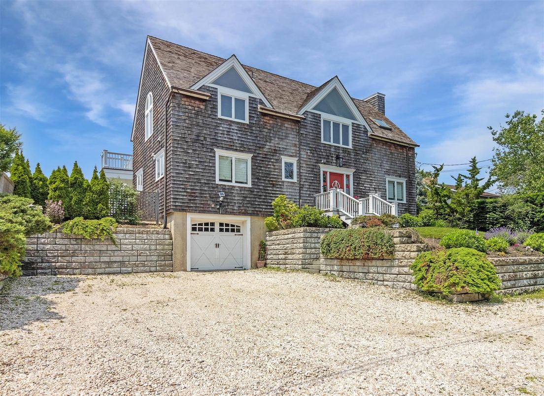 Attached, Exterior, Facade, Tudor Revival