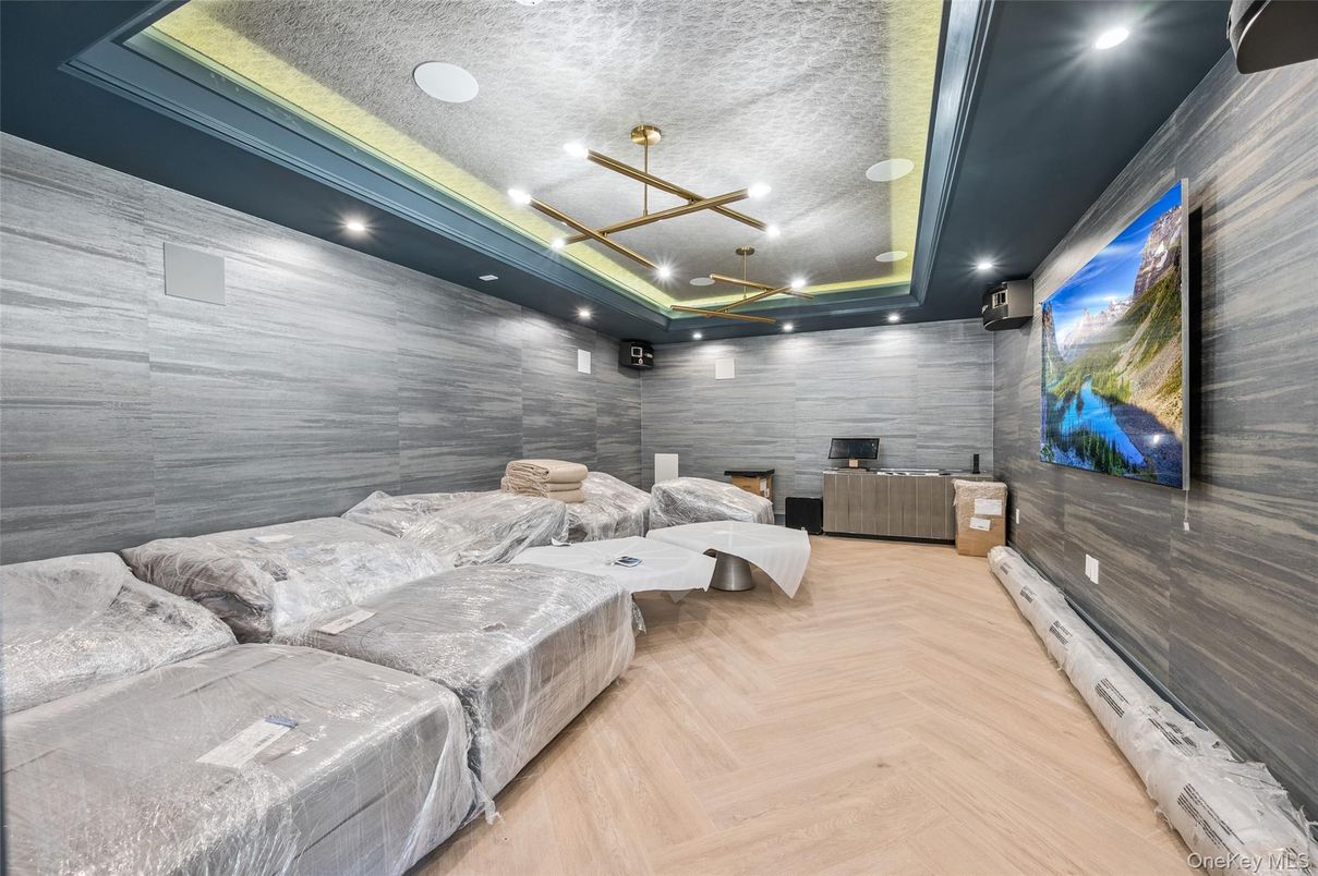 Fireplace, Interior, Living room, Pendant Lights, Recessed Lighting, Wood Texture Flooring