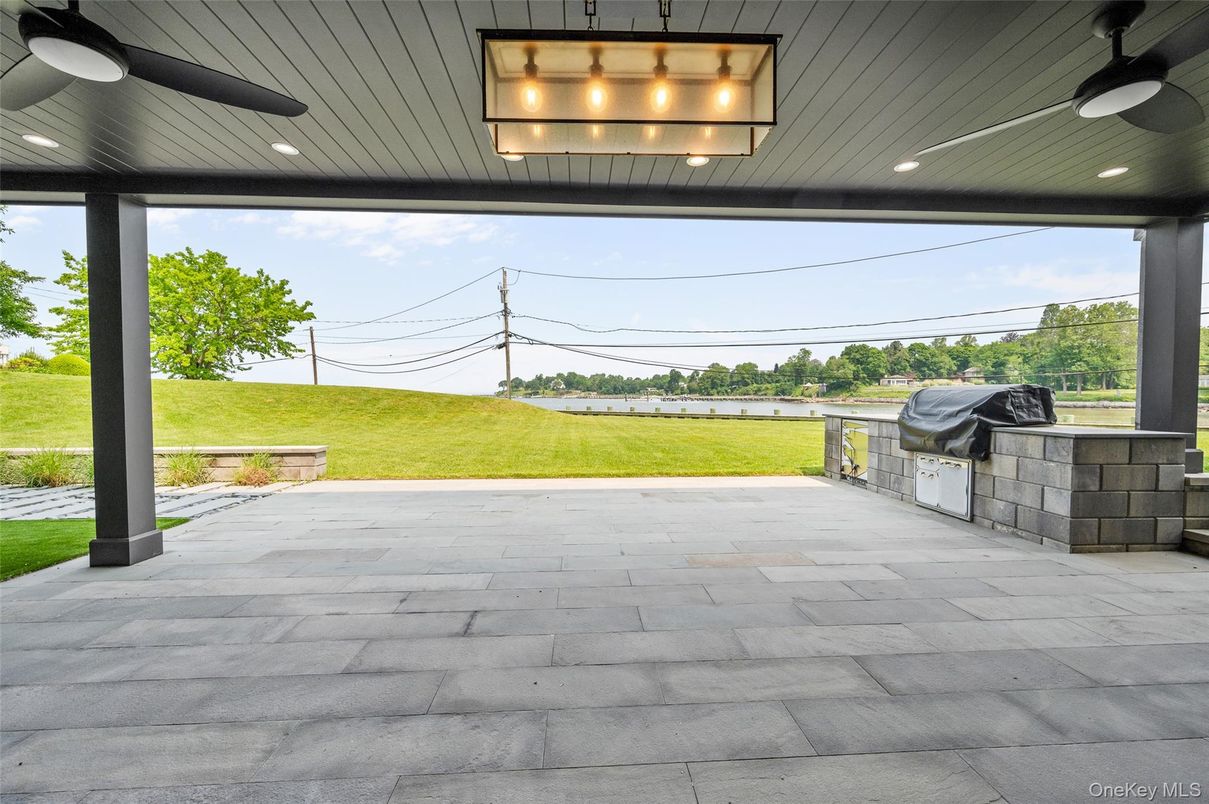 Exterior, Outdoor Kitchen