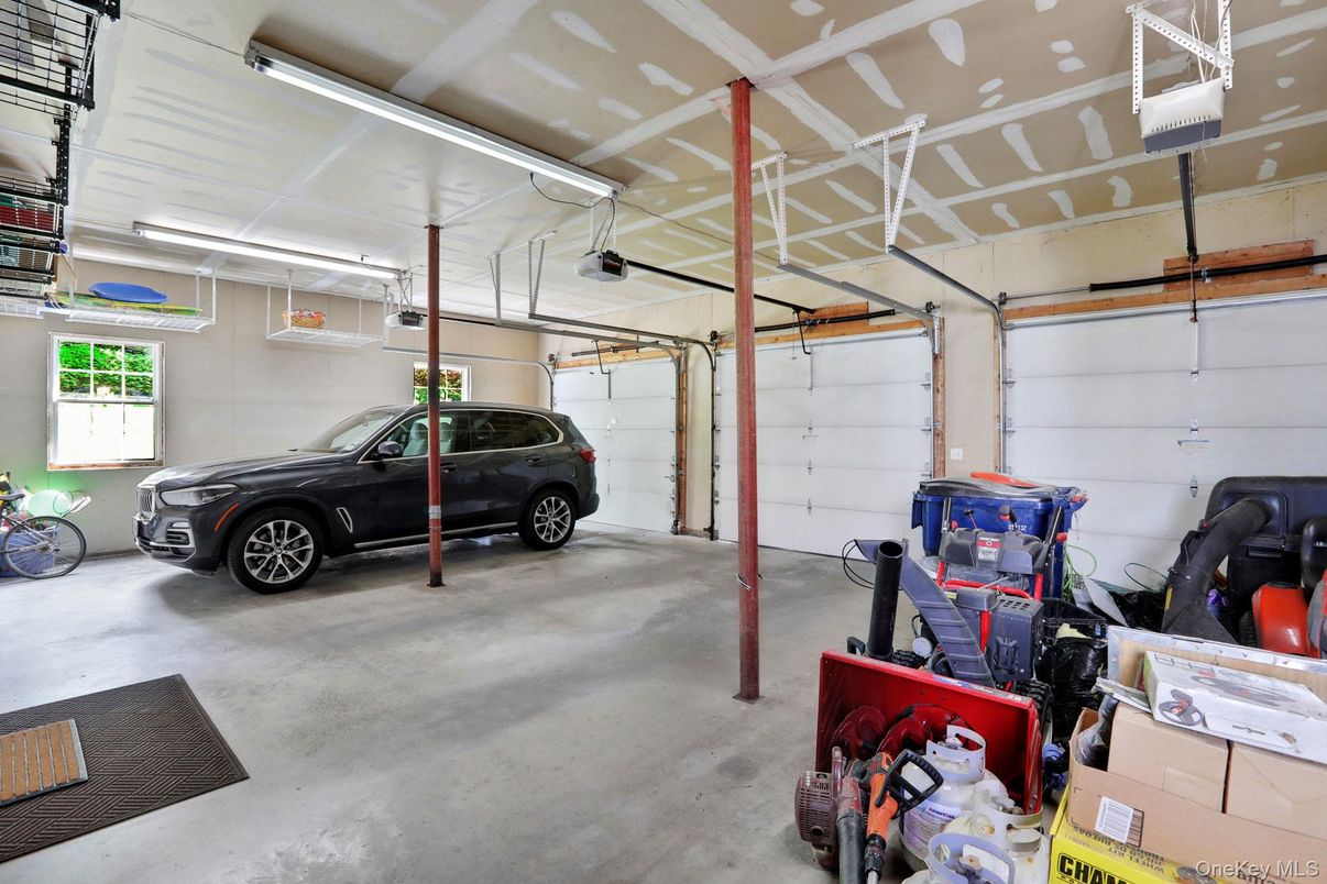 Garage, Interior