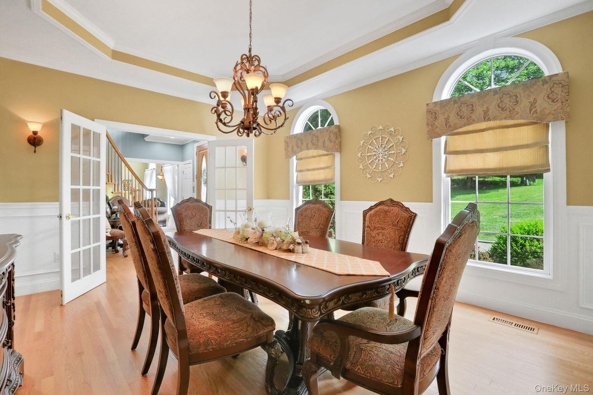 Chandelier, Dining room, Interior, Wood Texture Flooring