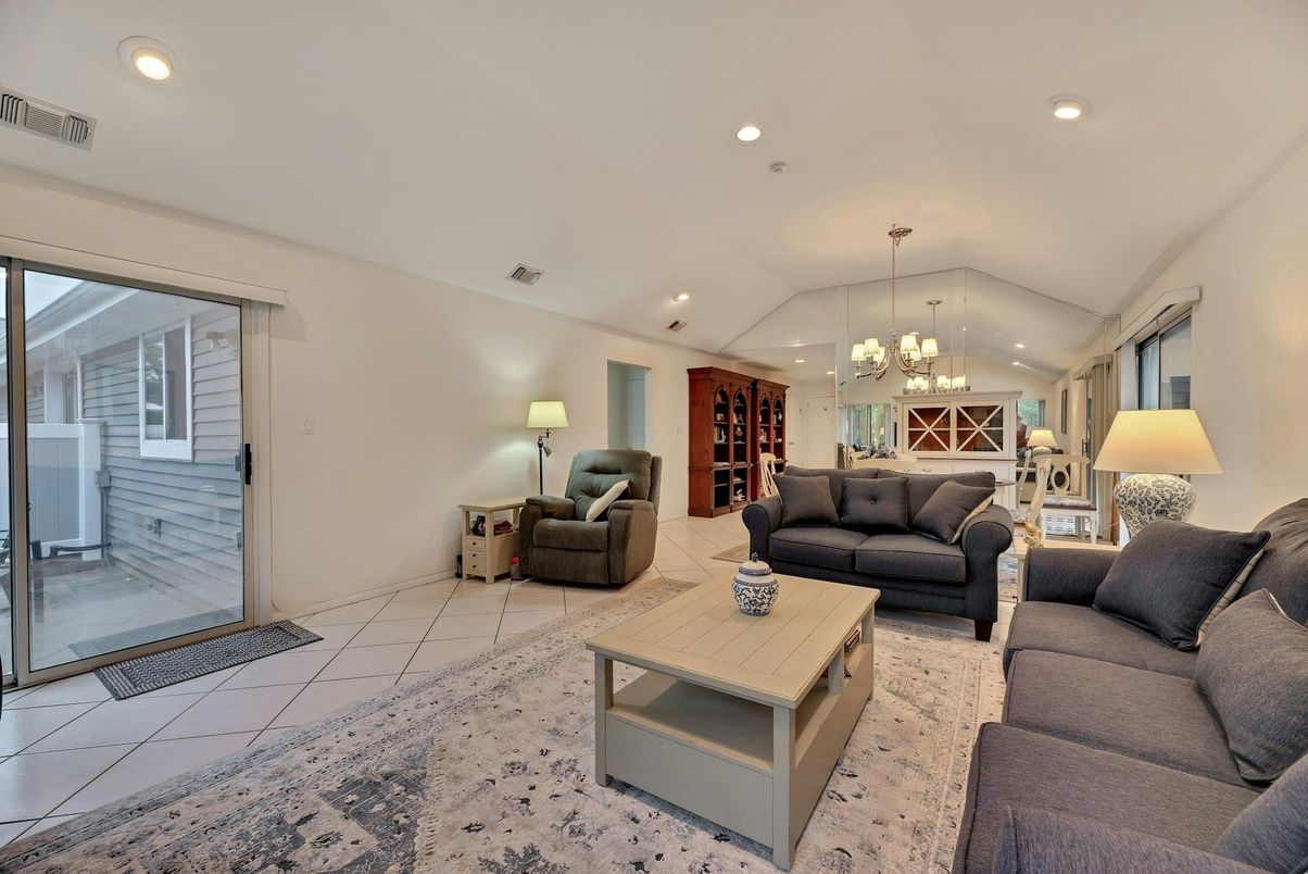 Chandelier, Interior, Living room, Recessed Lighting