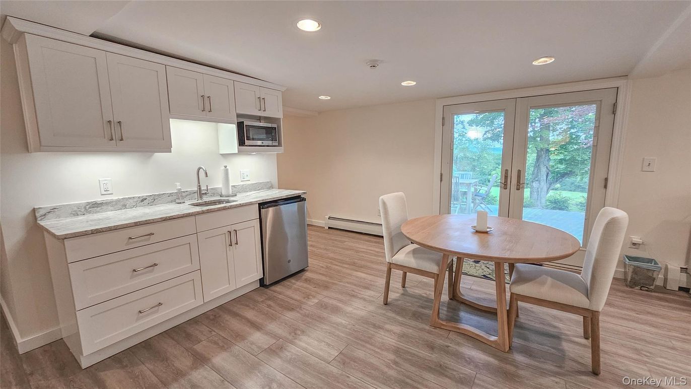 Dining room, Interior, Kitchen, Recessed Lighting, Wood Texture Flooring