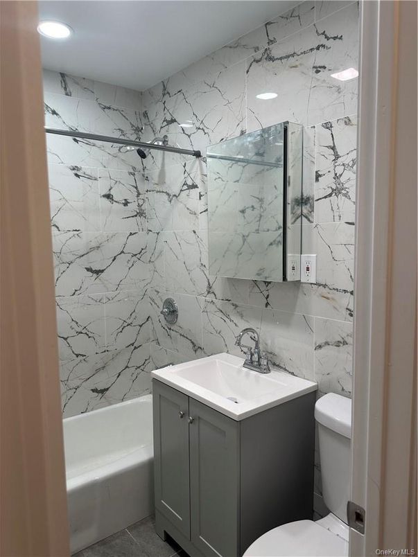Bathroom, Interior, Marble Walls, Recessed Lighting