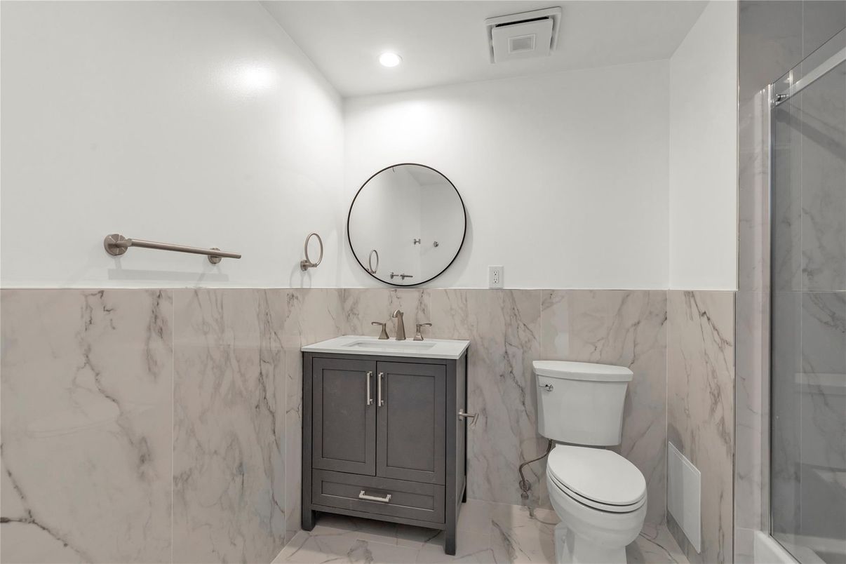 Bathroom, Interior, Marble, Marble Walls, Recessed Lighting