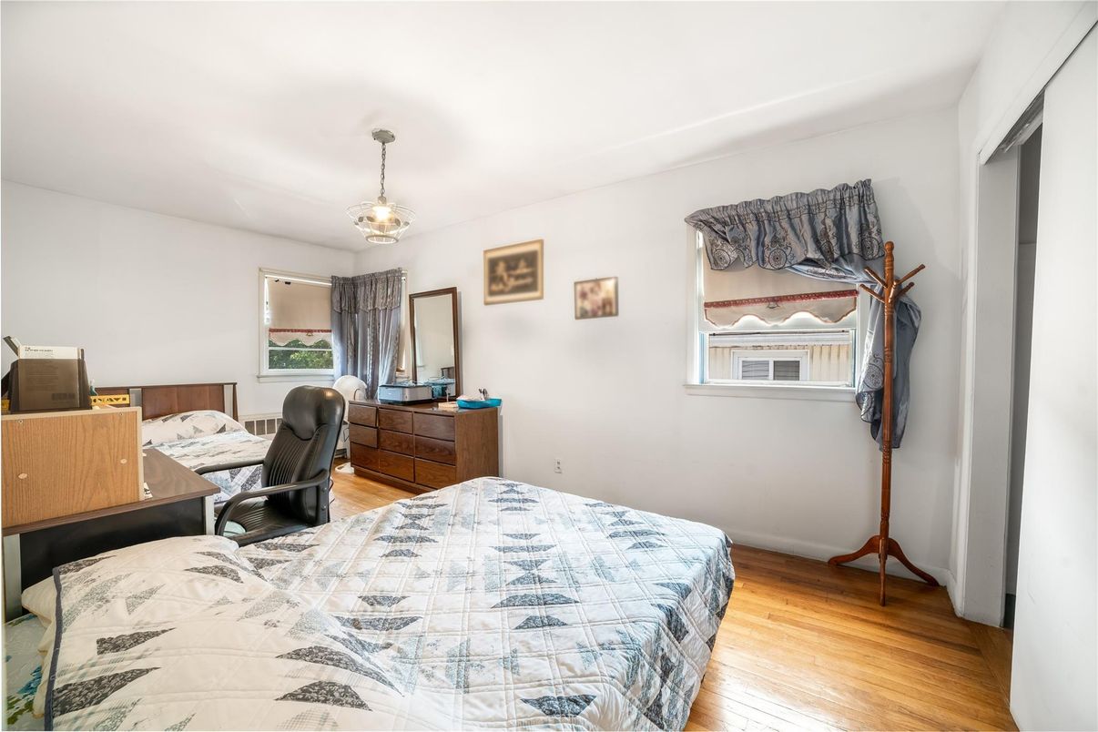 Bedroom, Interior, Pendant Lights, Wood Texture Flooring