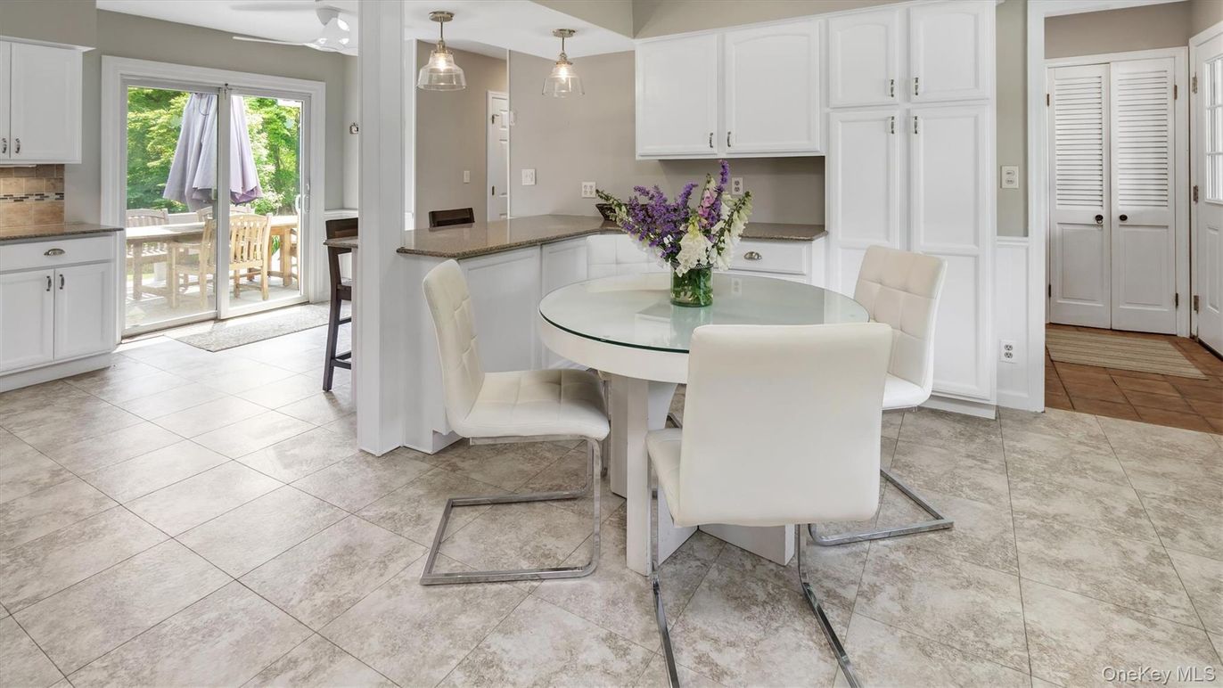 Dining room, Interior, Kitchen, Pendant Lights