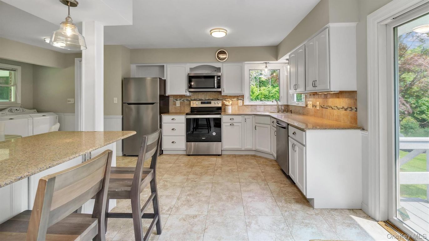 Interior, Kitchen, Pendant Lights, Stainless Steel Appliances