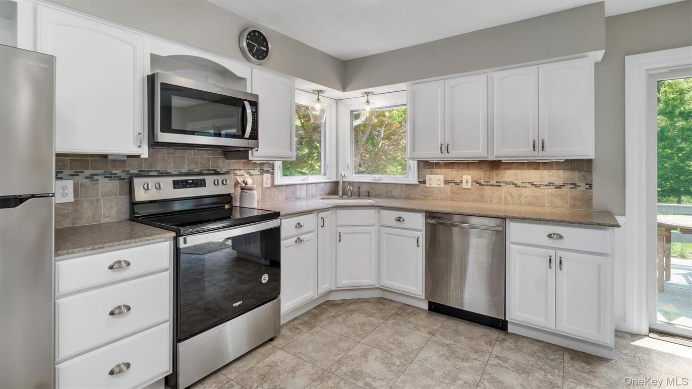 Interior, Kitchen, Stainless Steel Appliances