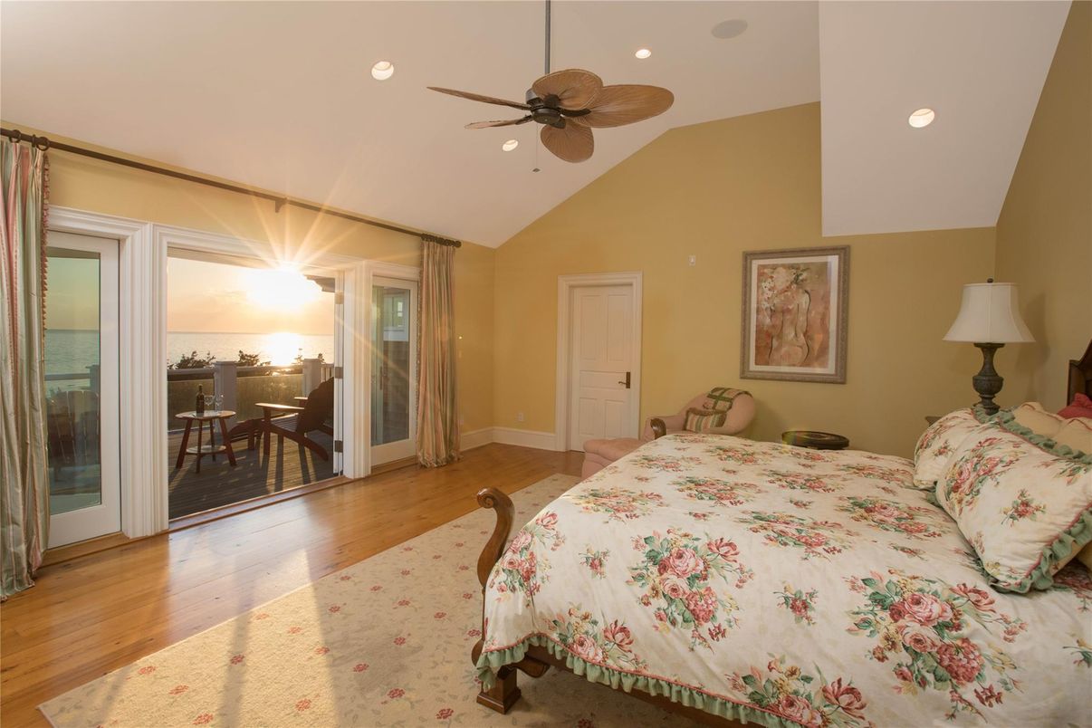 Bedroom, Interior, Recessed Lighting, Water, Wood Texture Flooring