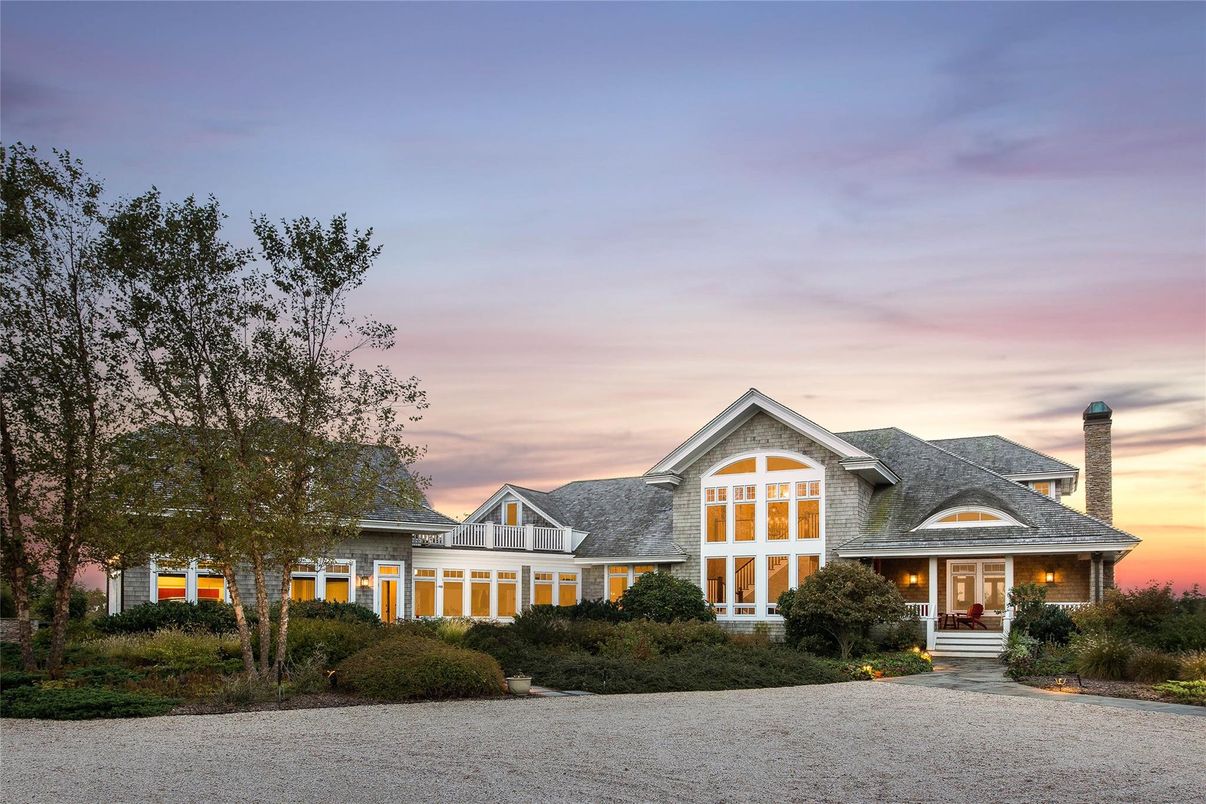 Exterior, Facade, Queen Anne Victorian