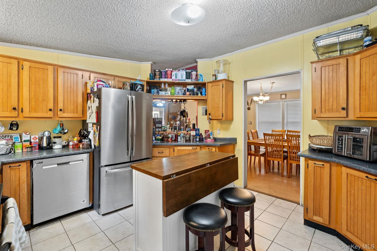 Chandelier, Dining room, Interior, Kitchen