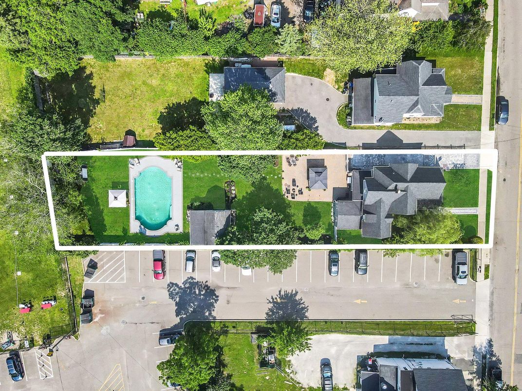 Exterior, Drone