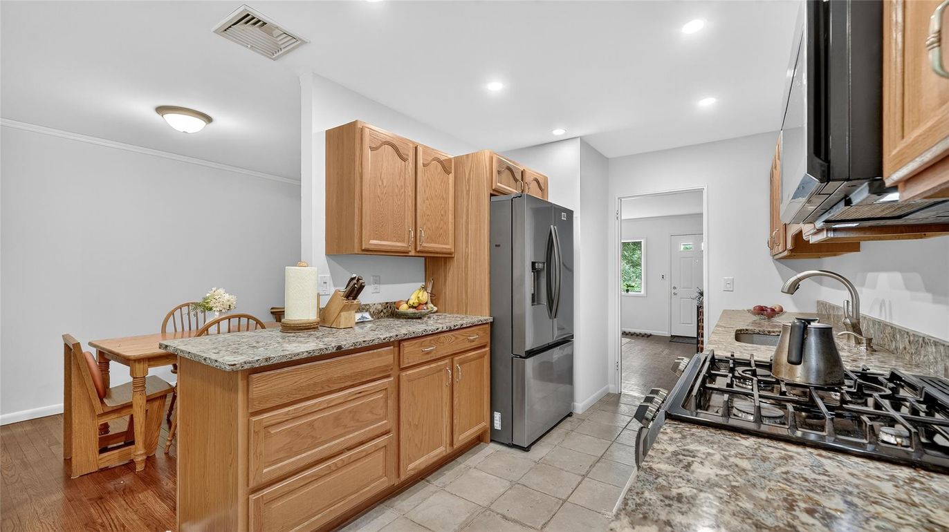 Dining room, Interior, Kitchen, Recessed Lighting, Wood Texture Flooring