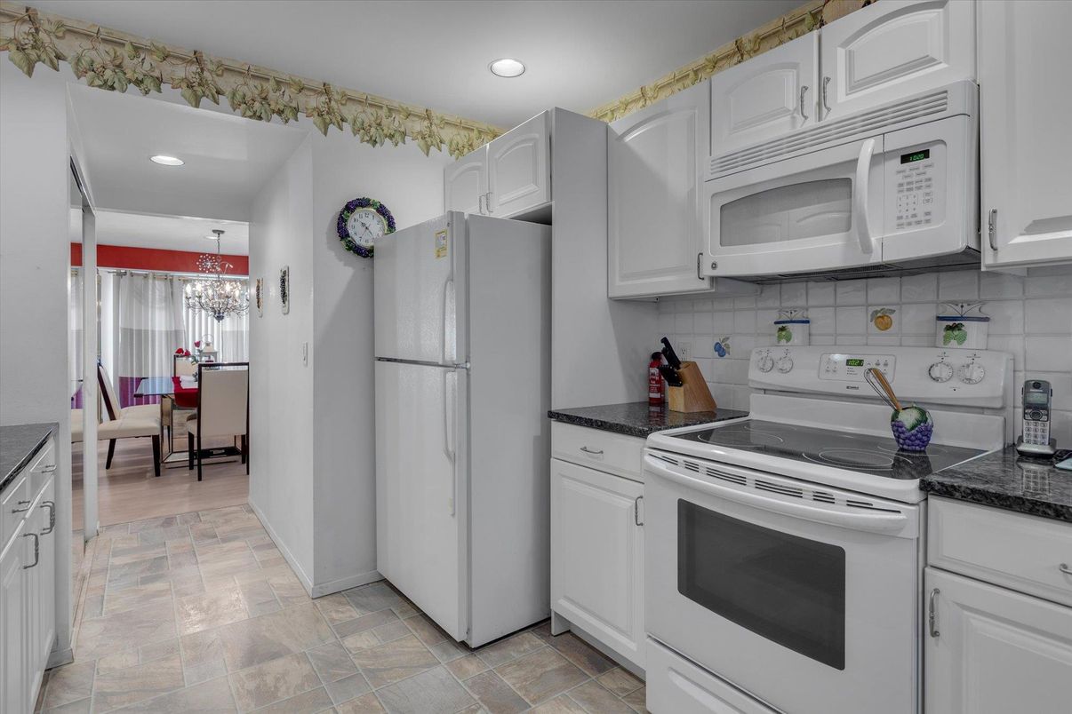 Chandelier, Dining room, Interior, Kitchen, Recessed Lighting