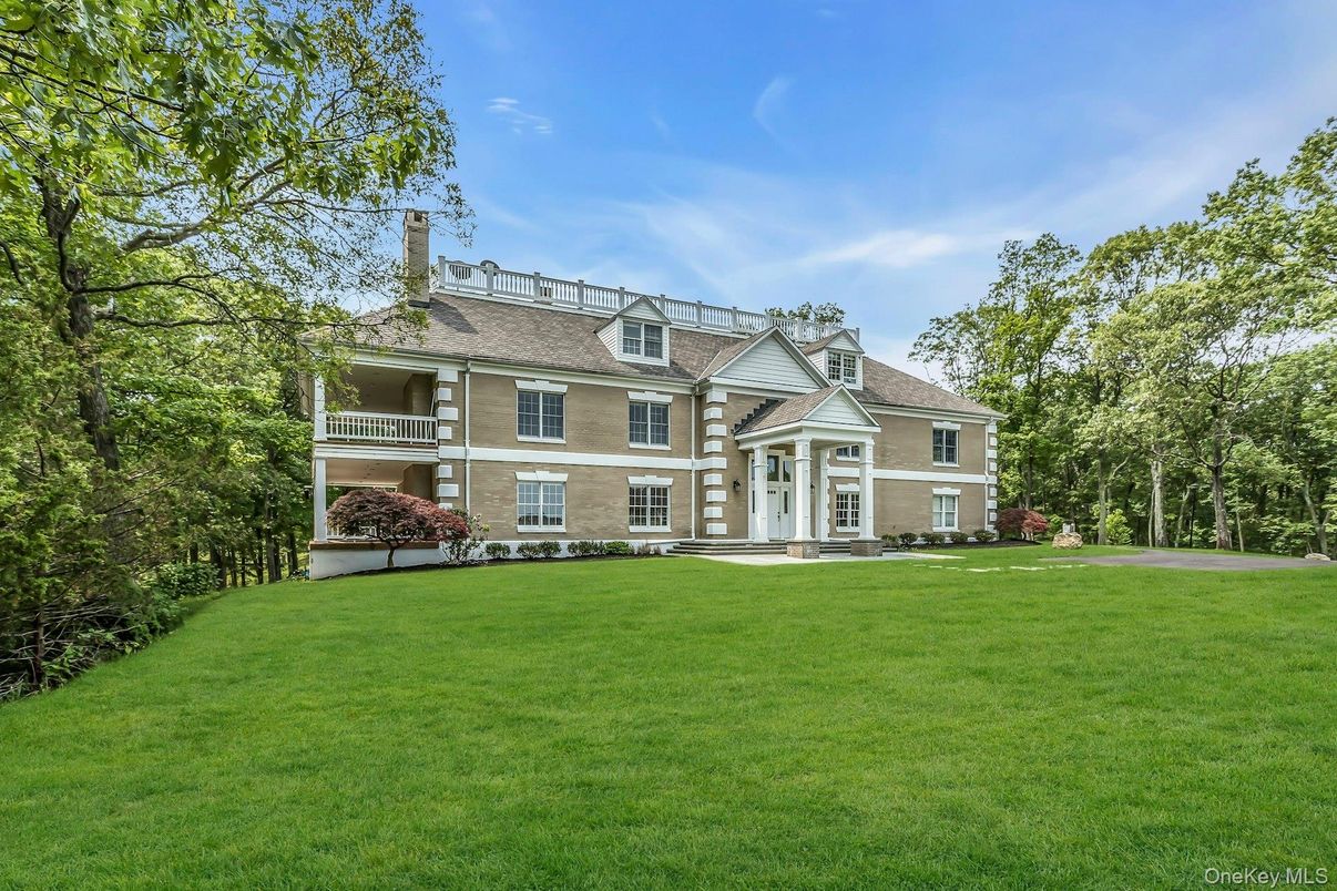 Backyard, Exterior, Facade, French Provincial