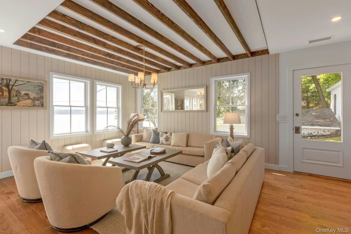Interior, Living room, Pendant Lights, Recessed Lighting, Wooden Beams, Wood Texture Flooring