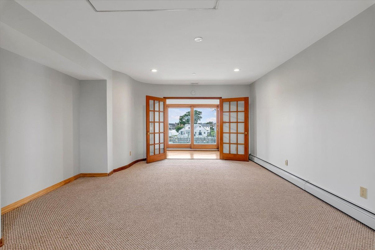 Empty room, Interior, Recessed Lighting