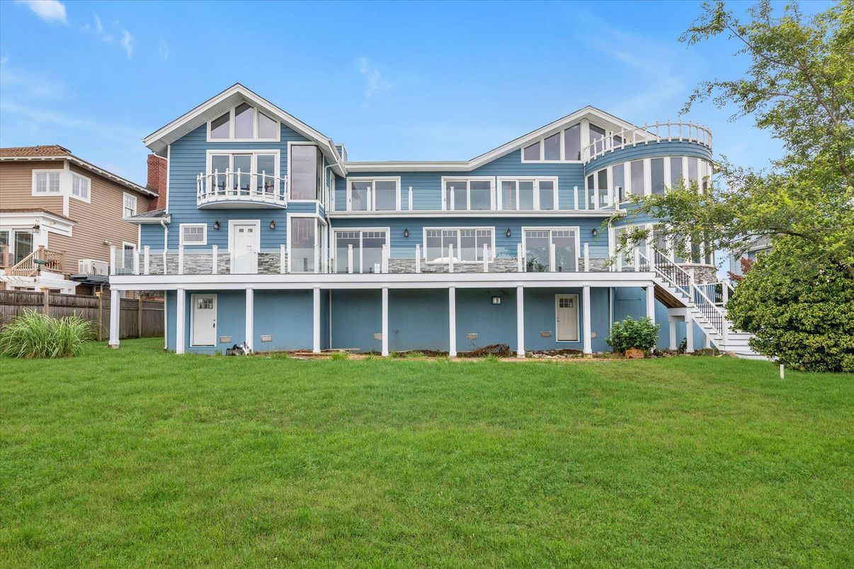 Backyard, Exterior, Facade, Farmhouse