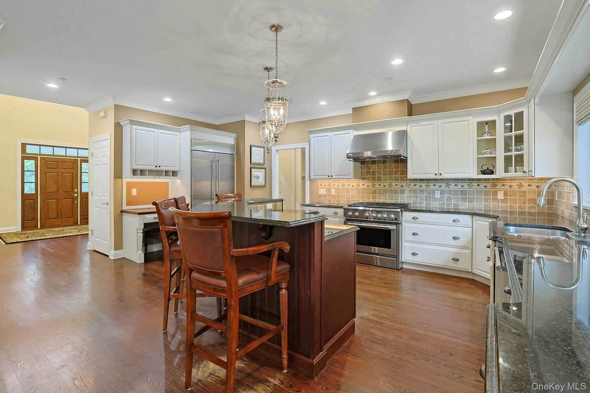 Chandelier, Interior, Kitchen, Recessed Lighting, Stainless Steel Appliances, Wood Texture Flooring