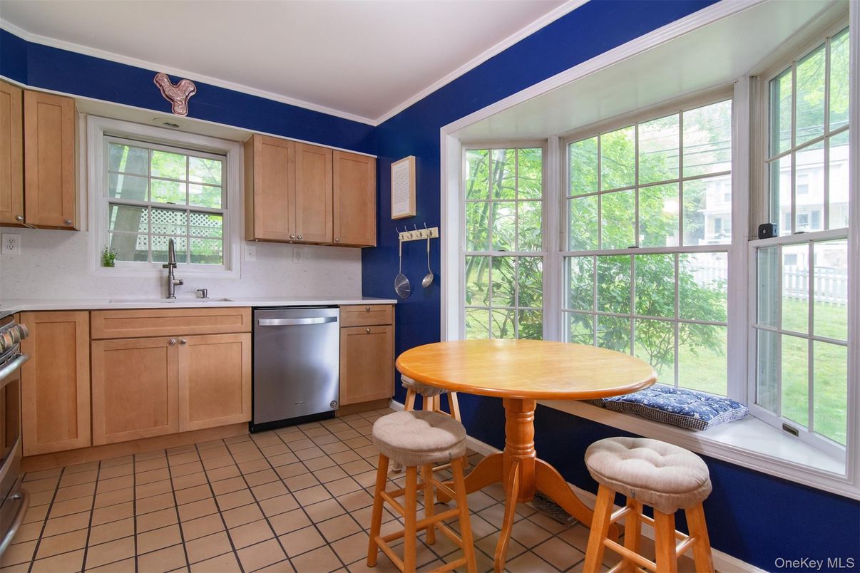 Dining room, Interior, Kitchen, Stainless Steel Appliances