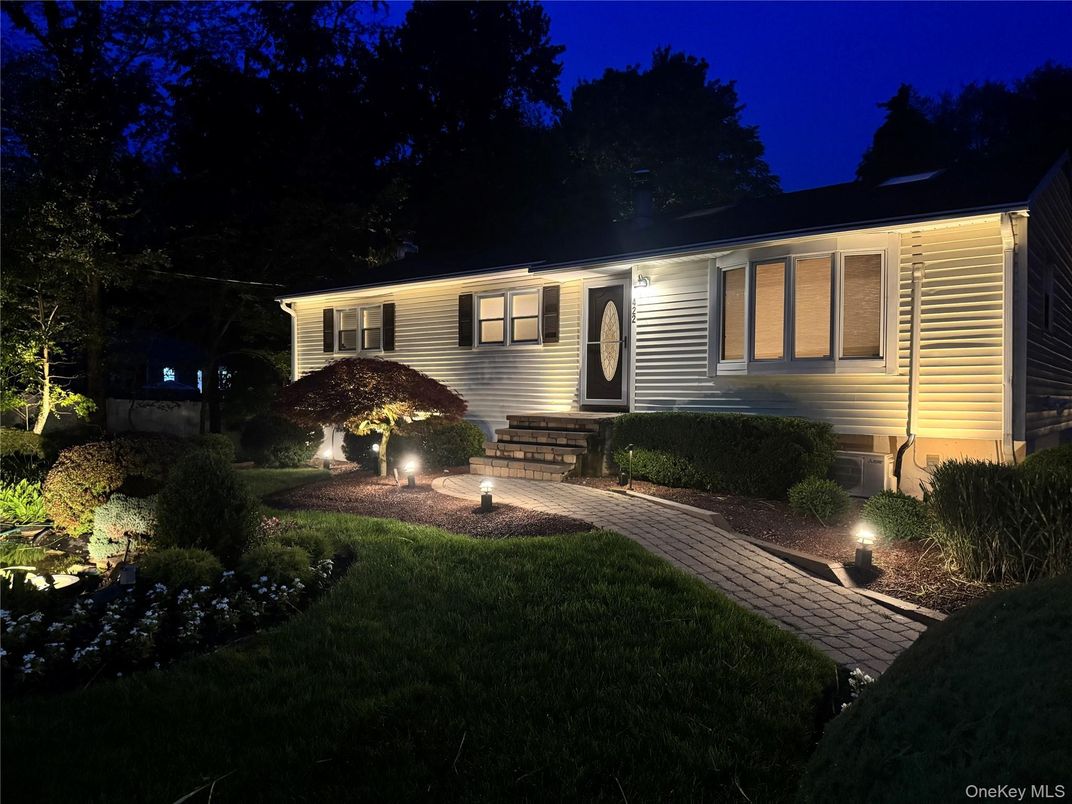 Backyard, Exterior, Facade, Cape Cod