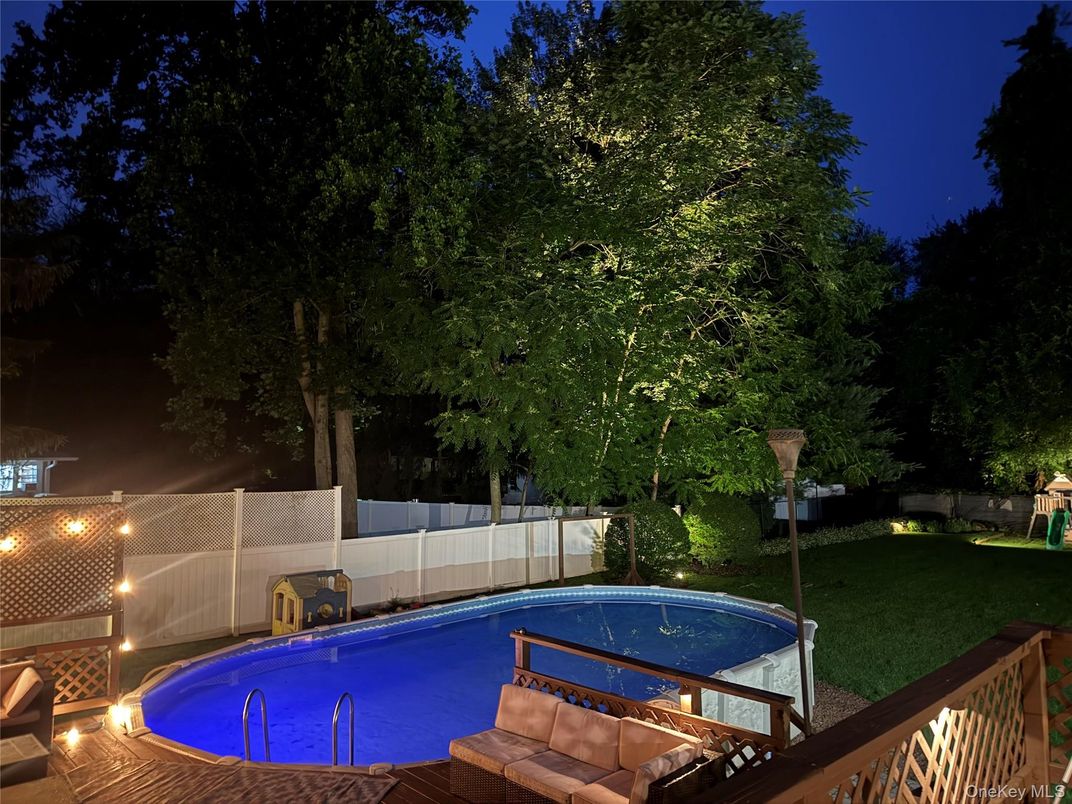 Exterior, Playground, Pool