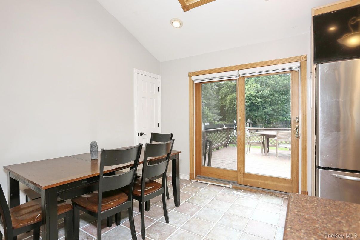 Dining room, Interior, Recessed Lighting