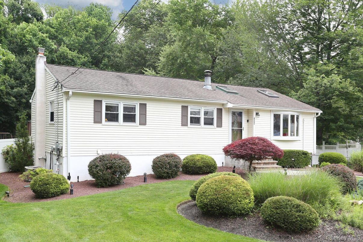 Exterior, Facade, Cape Cod