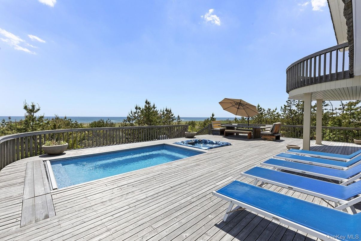 Exterior, Pool, Water