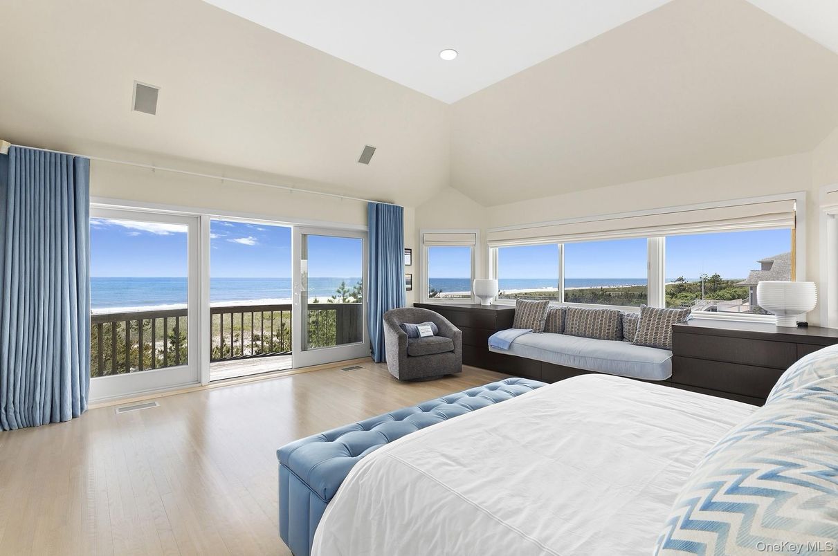 Bedroom, Interior, Recessed Lighting, Water, Wood Texture Flooring