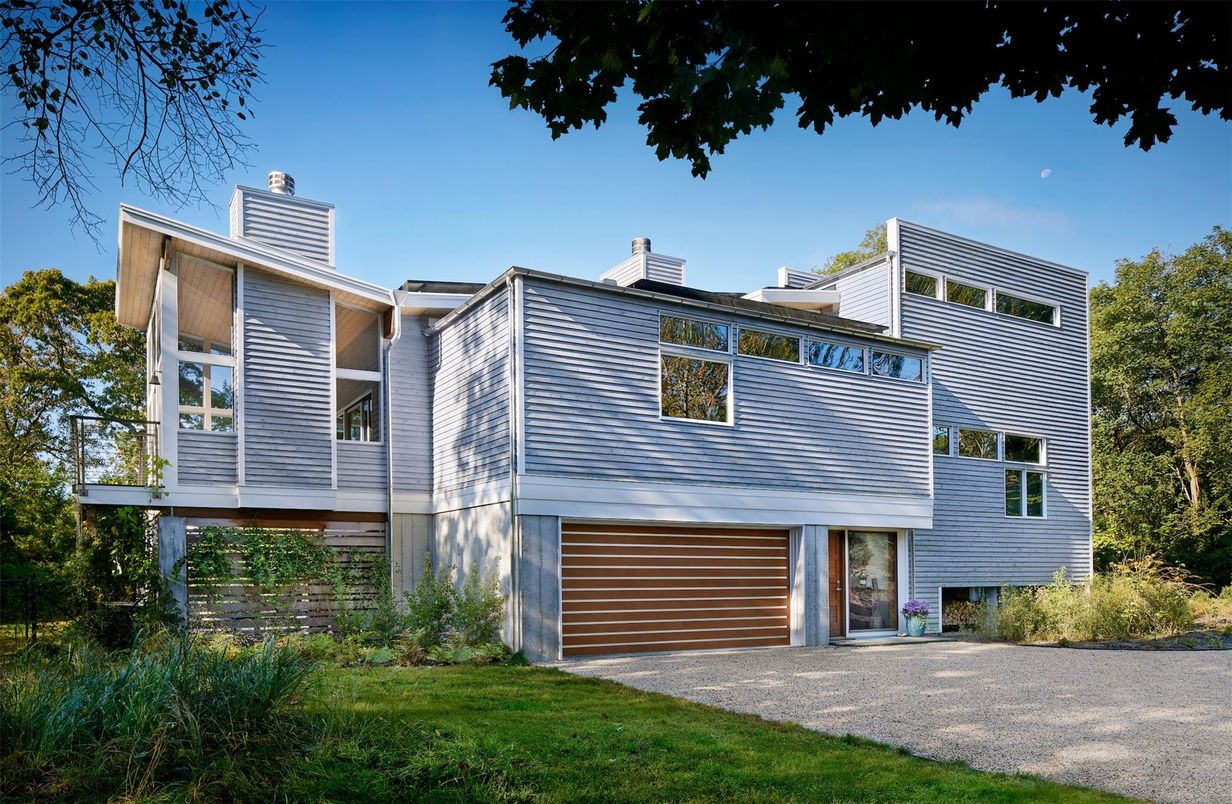 Attached, Exterior, Facade, Modern
