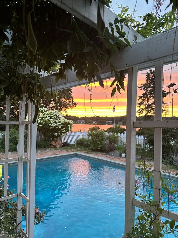 Exterior, Pool, Water