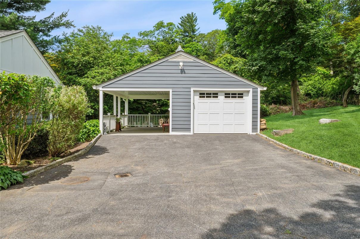 Backyard, Detached Garage, Exterior