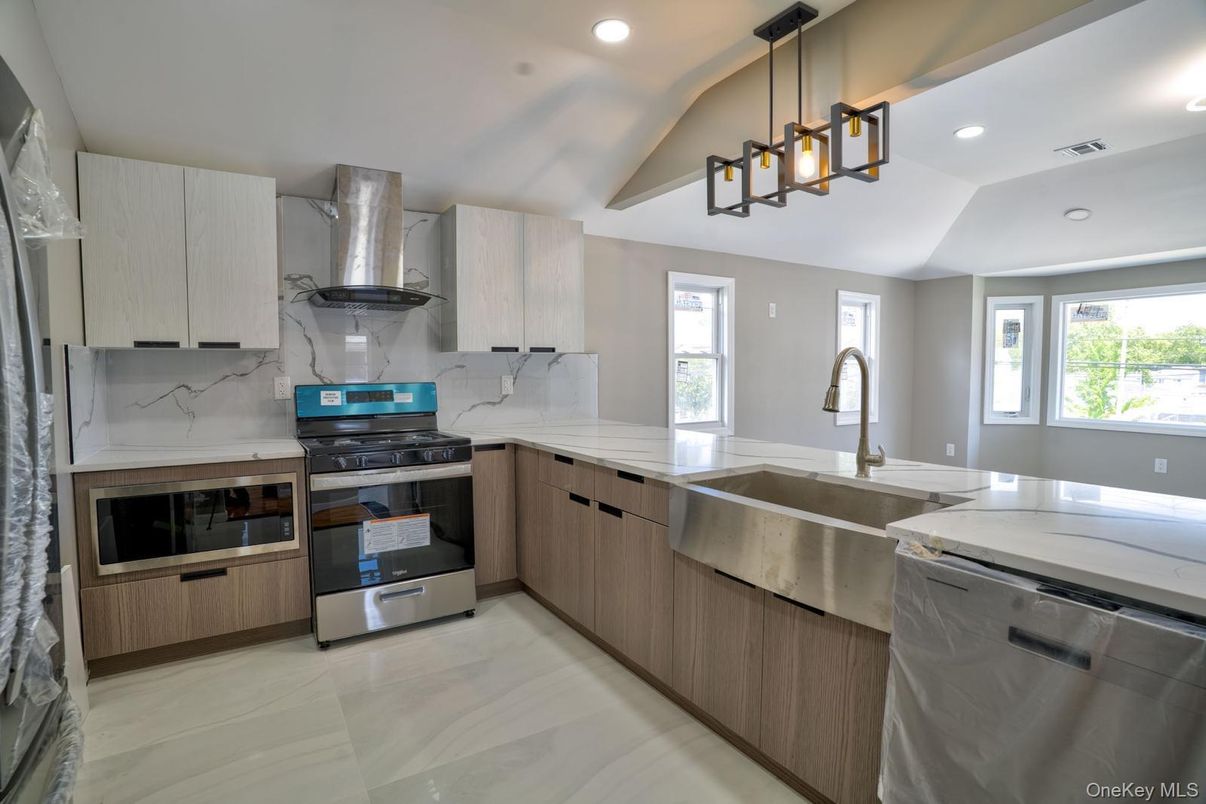 Interior, Kitchen, Pendant Lights, Recessed Lighting, Stainless Steel Appliances