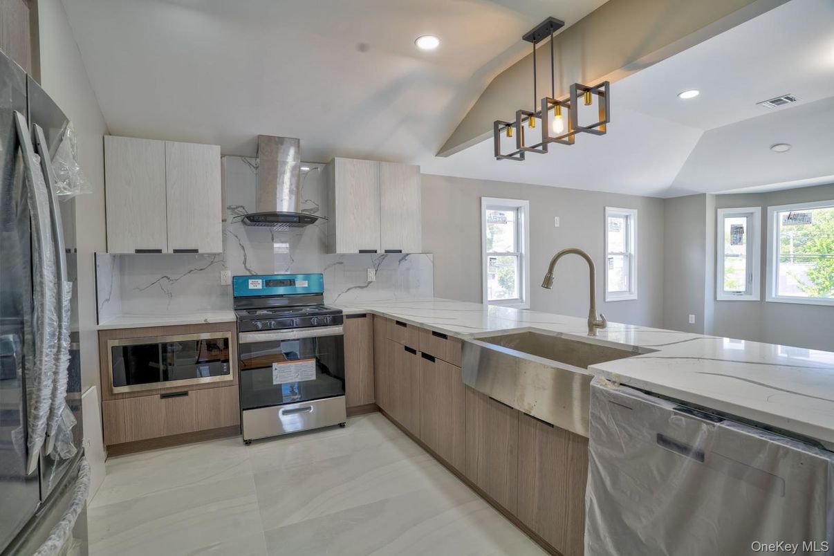 Interior, Kitchen, Pendant Lights, Recessed Lighting, Stainless Steel Appliances