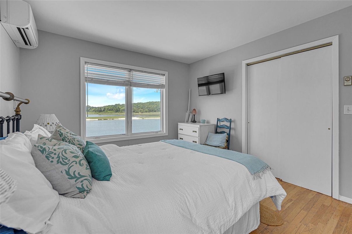 Bedroom, Interior, Water, Wood Texture Flooring