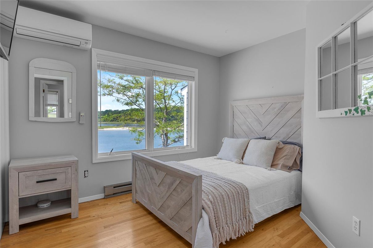 Bedroom, Interior, Water, Wood Texture Flooring