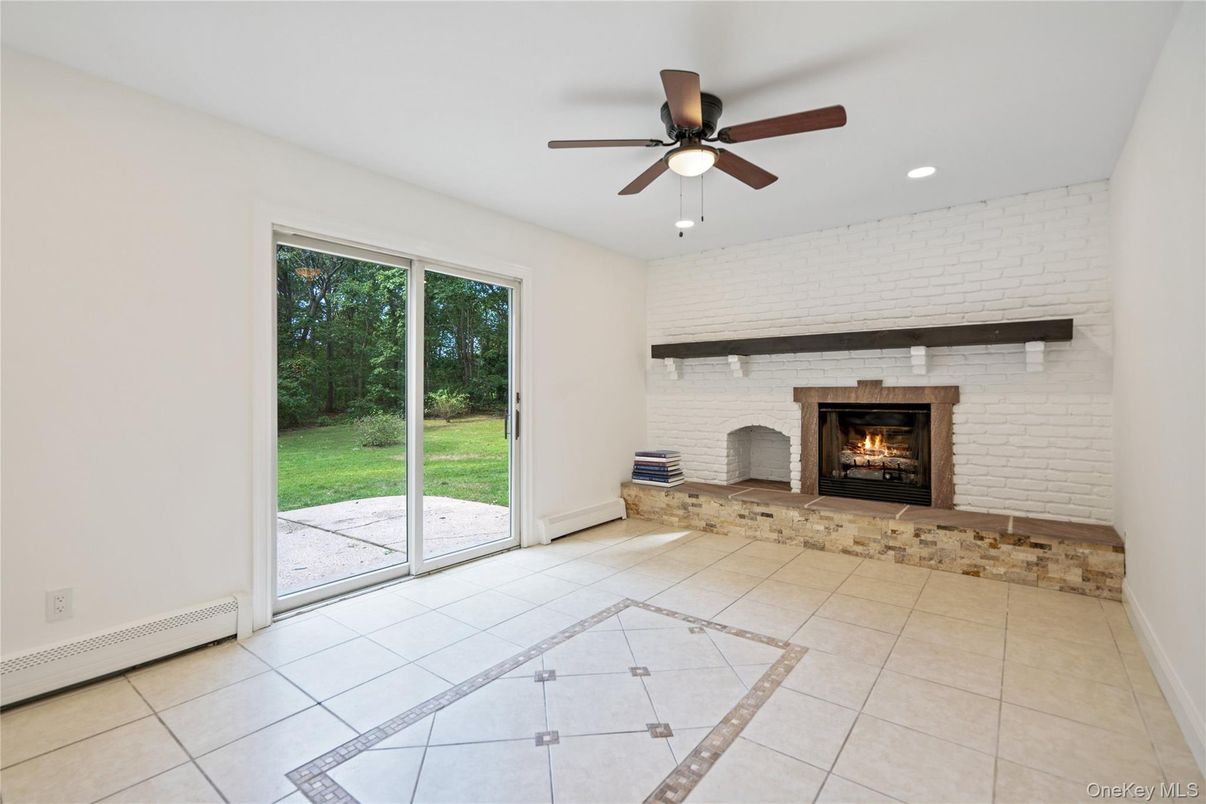 Empty room, Fireplace, Interior, Recessed Lighting