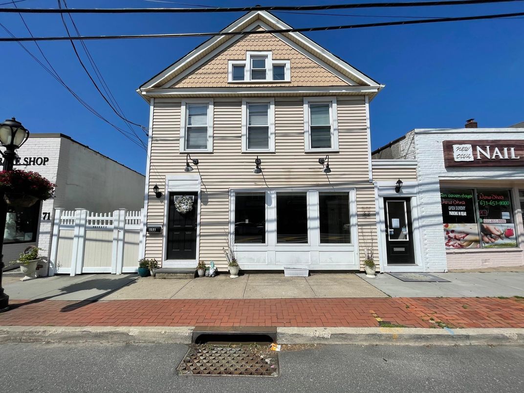Exterior, Facade, Queen Anne Victorian