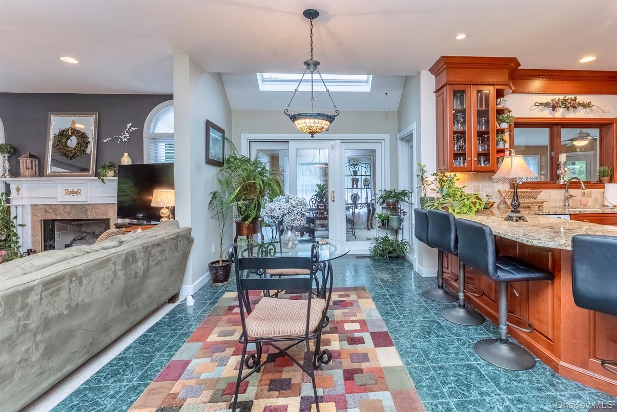 Fireplace, Interior, Living room, Pendant Lights, Recessed Lighting