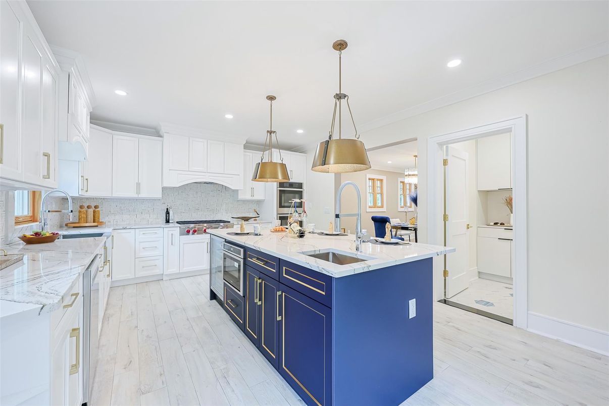 Interior, Kitchen, Pendant Lights, Recessed Lighting, Wood Texture Flooring