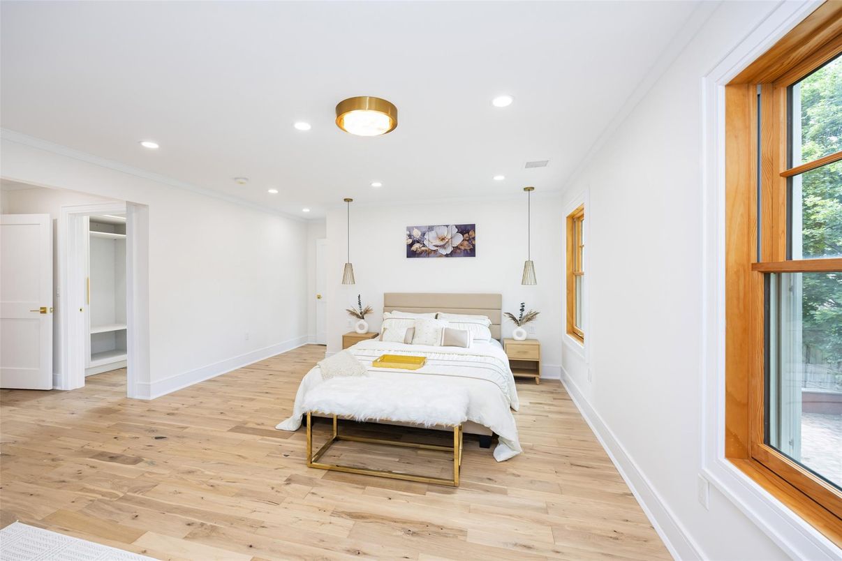 Bedroom, Interior, Pendant Lights, Recessed Lighting, Wood Texture Flooring