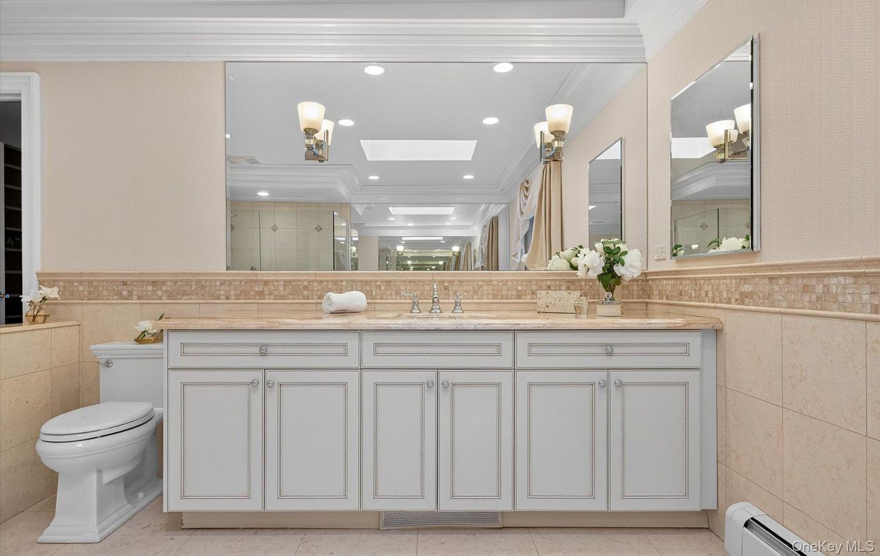 Bathroom, Interior, Recessed Lighting