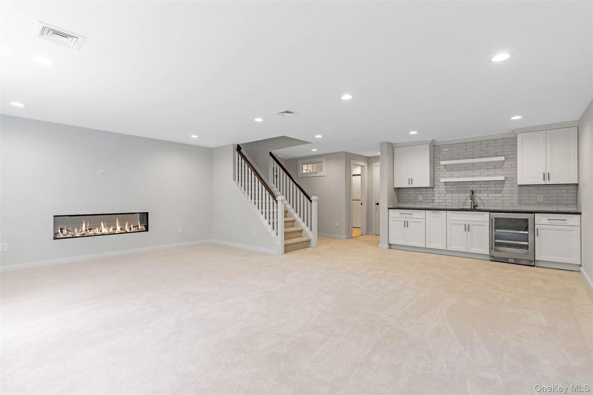 Empty room, Fireplace, Interior, Kitchen, Recessed Lighting