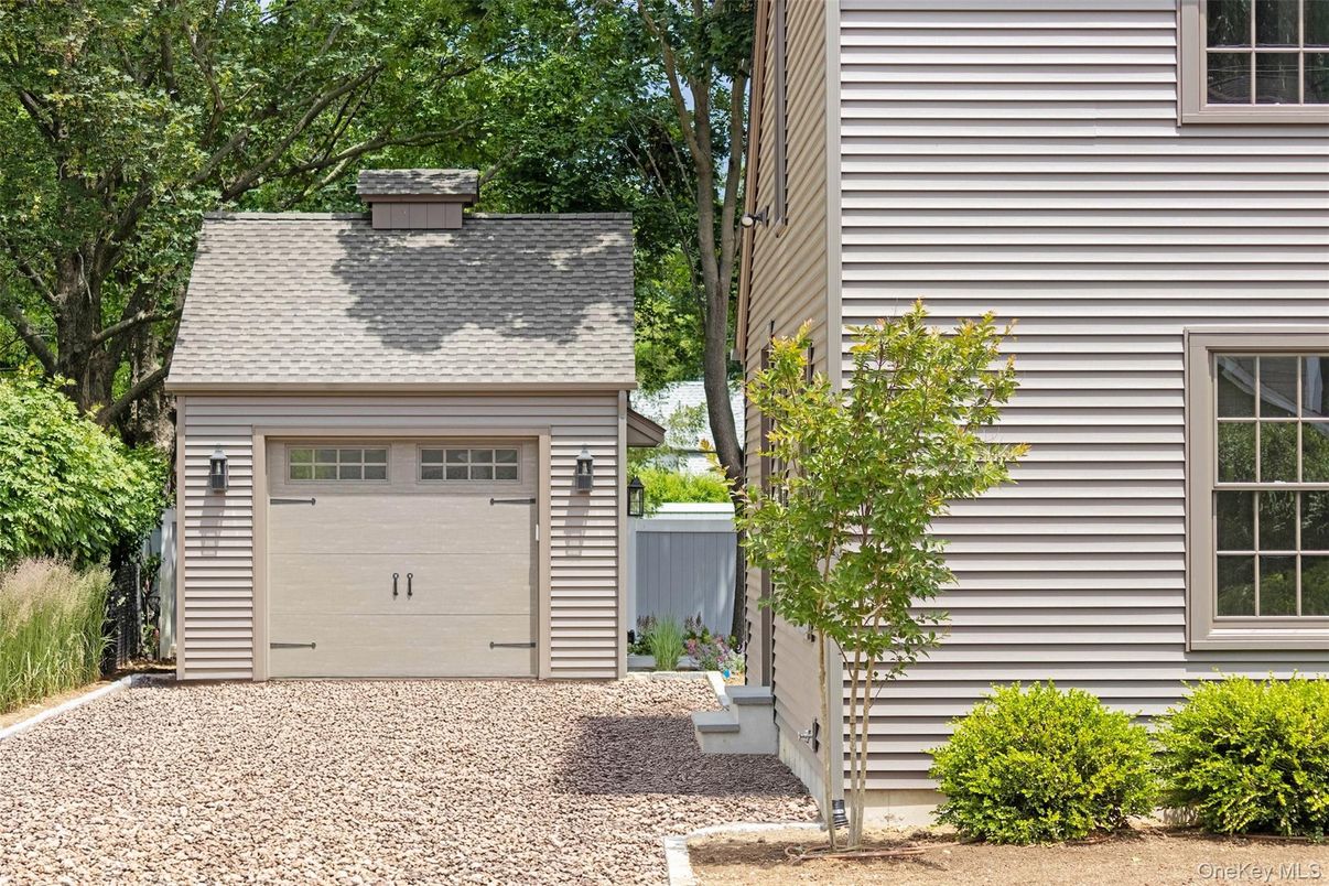 Detached Garage, Exterior