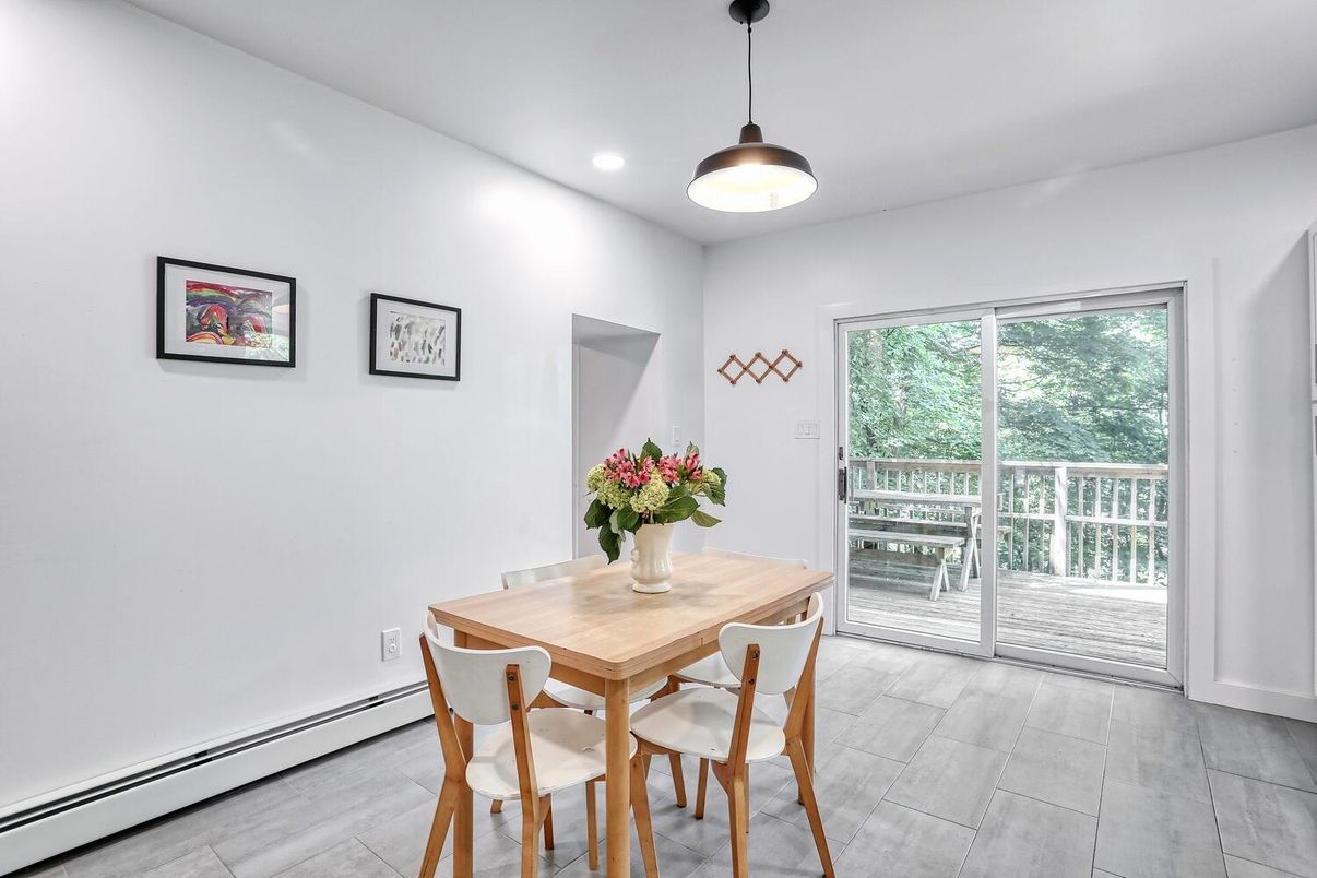 Dining room, Interior, Pendant Lights, Recessed Lighting