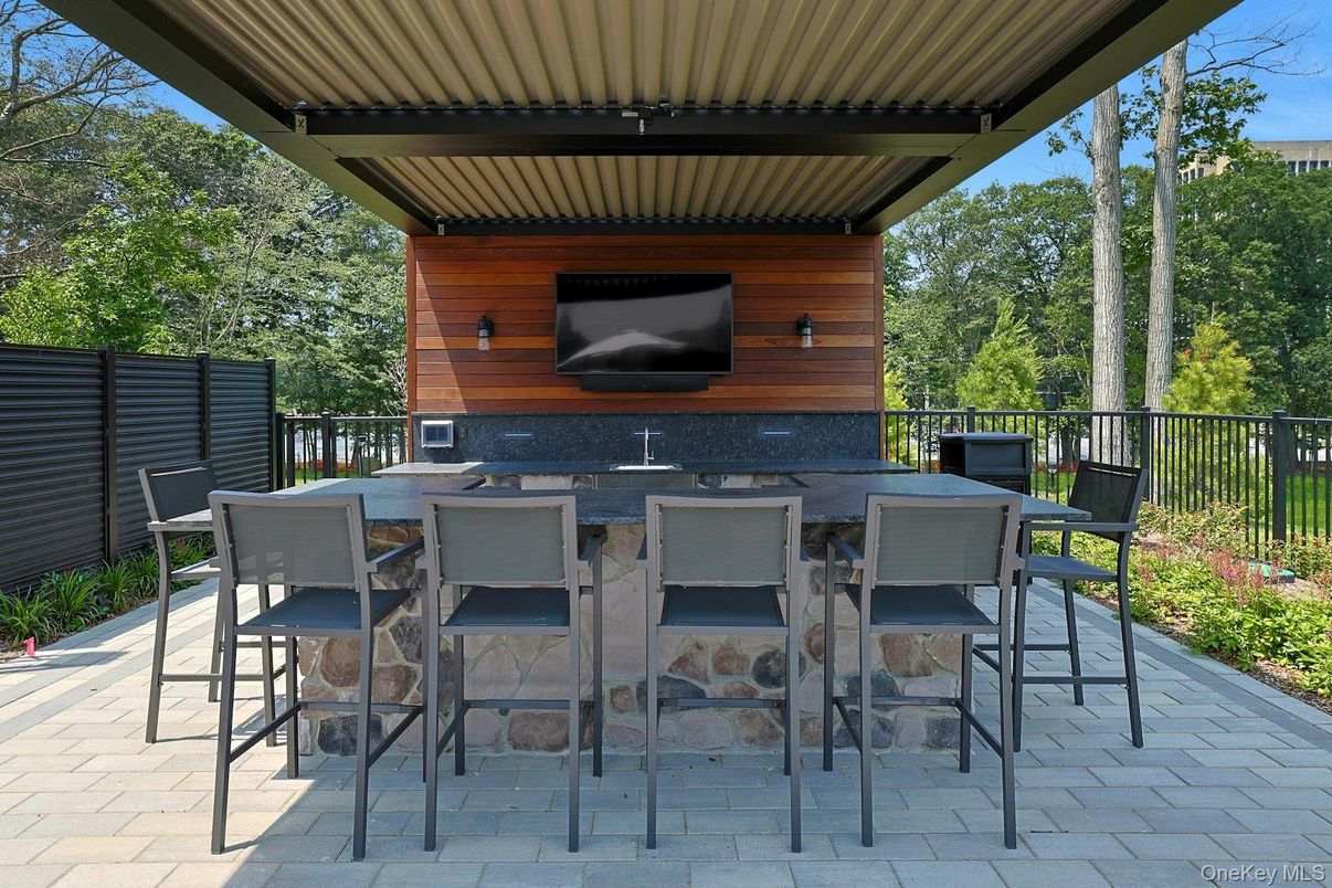 Exterior, Outdoor Kitchen