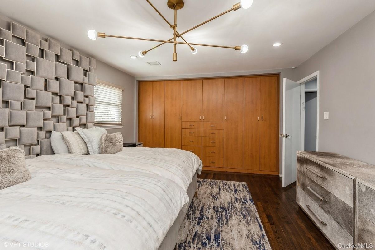 Bedroom, Interior, Pendant Lights, Recessed Lighting, Wood Texture Flooring
