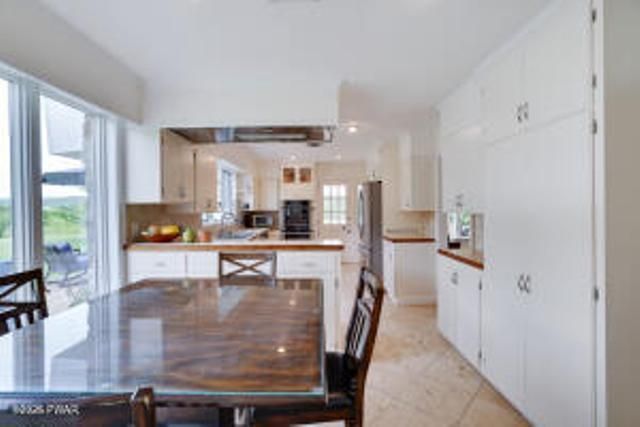 Dining room, Interior, Kitchen, Recessed Lighting, Stainless Steel Appliances
